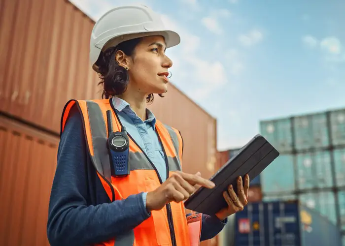 7 things about career in logistics industry